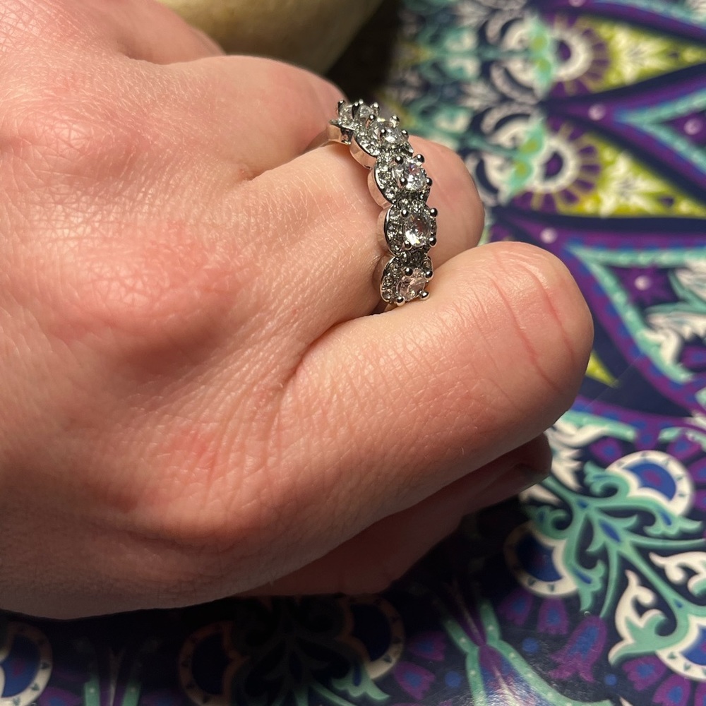 Gorgeous Sterling Silver Ring With Simulated Diamonds and Crystals~ Size 10~ New - Picture 5 of 15